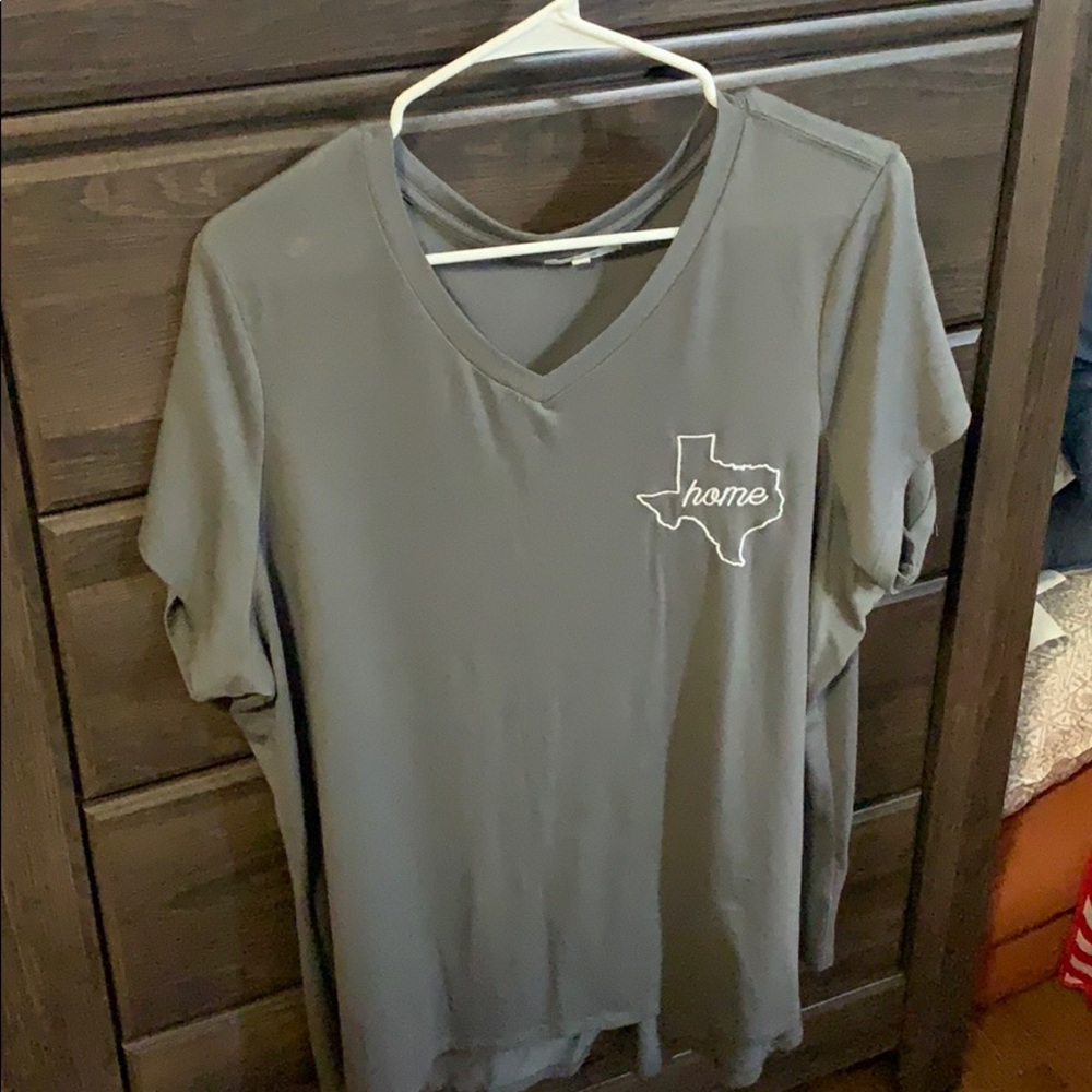 Gray maurices TX vneck shirt!